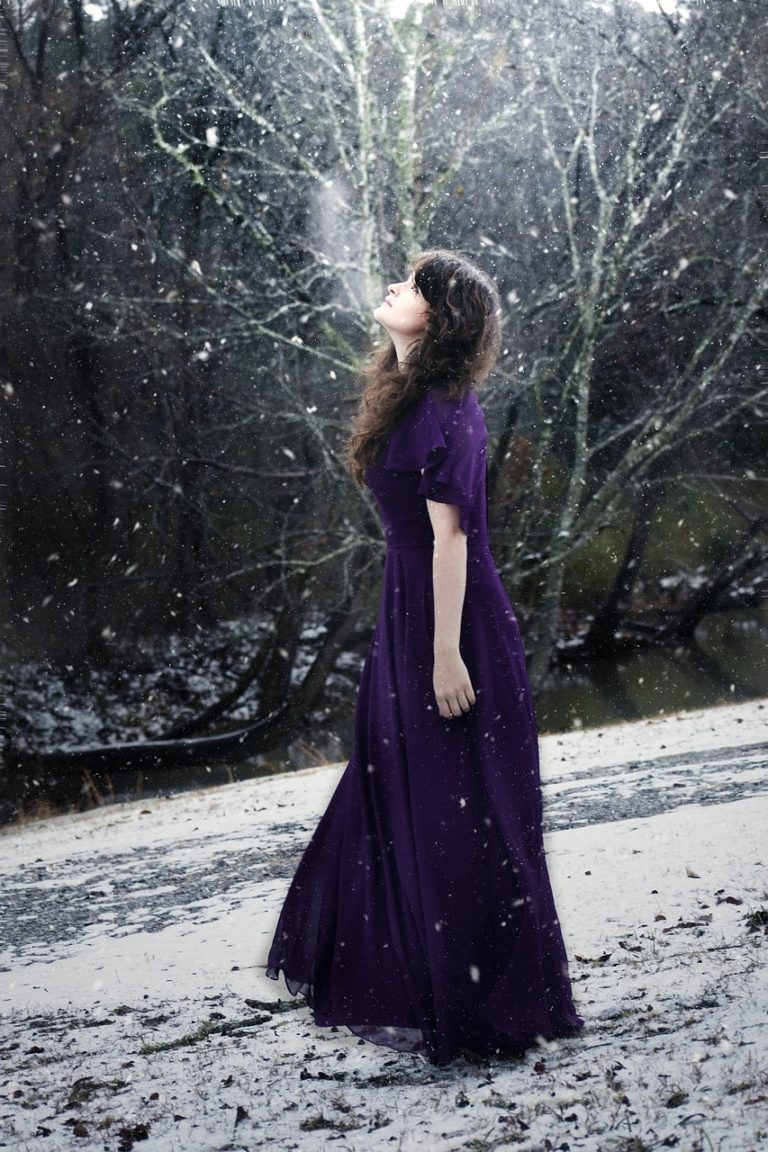 woman, winter, snow-6157335.jpg